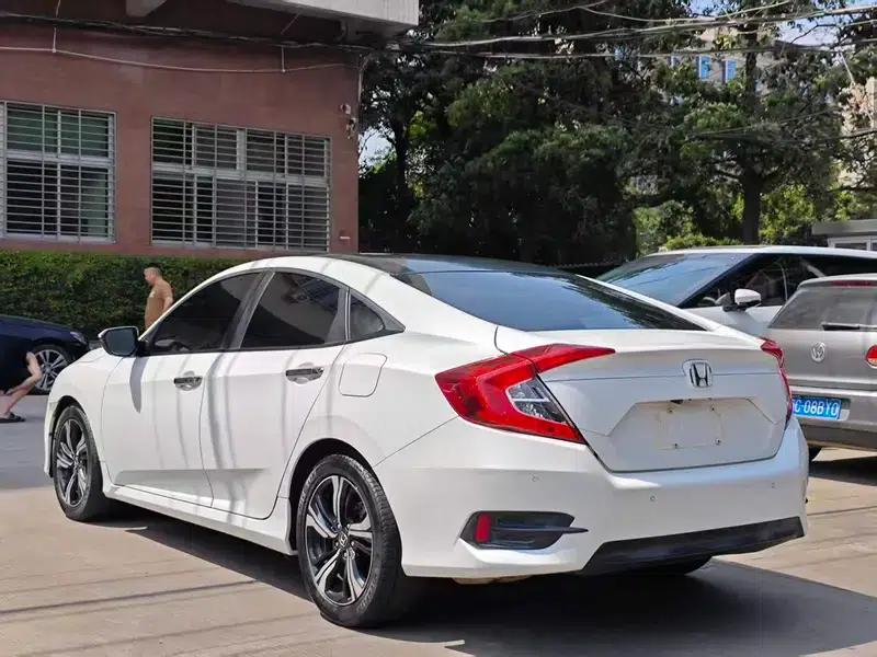2016 Civic 220TURBO CVT Premium Edition — миниатюра 3