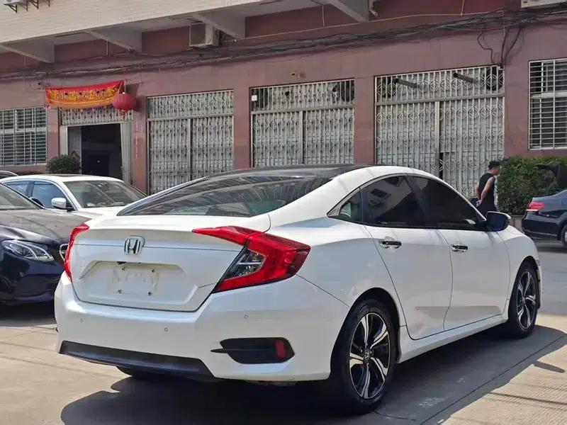 2016 Civic 220TURBO CVT Premium Edition — миниатюра 5