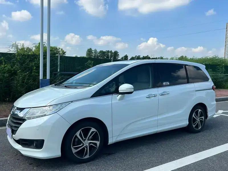 2015 Odyssey 2.4L Luxury Edition — миниатюра 1