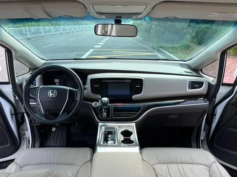 2015 Odyssey 2.4L Luxury Edition — миниатюра 12