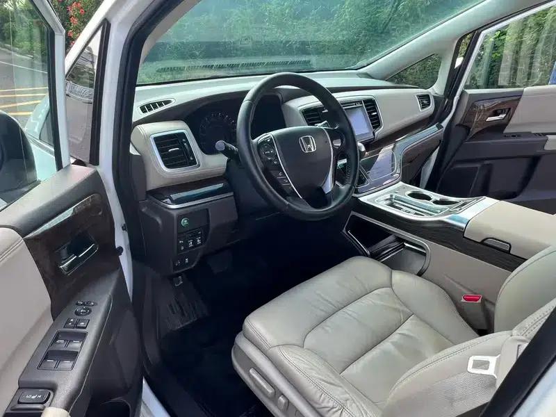 2015 Odyssey 2.4L Luxury Edition — миниатюра 14