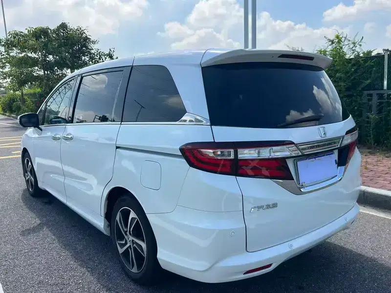 2015 Odyssey 2.4L Luxury Edition — миниатюра 4