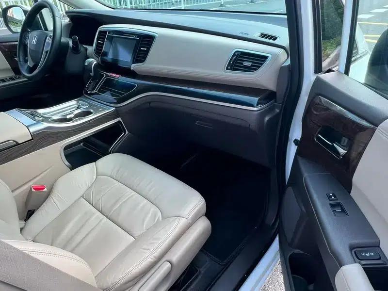 2015 Odyssey 2.4L Luxury Edition — миниатюра 8