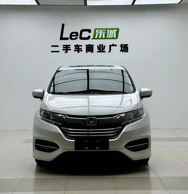 2018 Odyssey 2.4L Luxury Edition — миниатюра 2