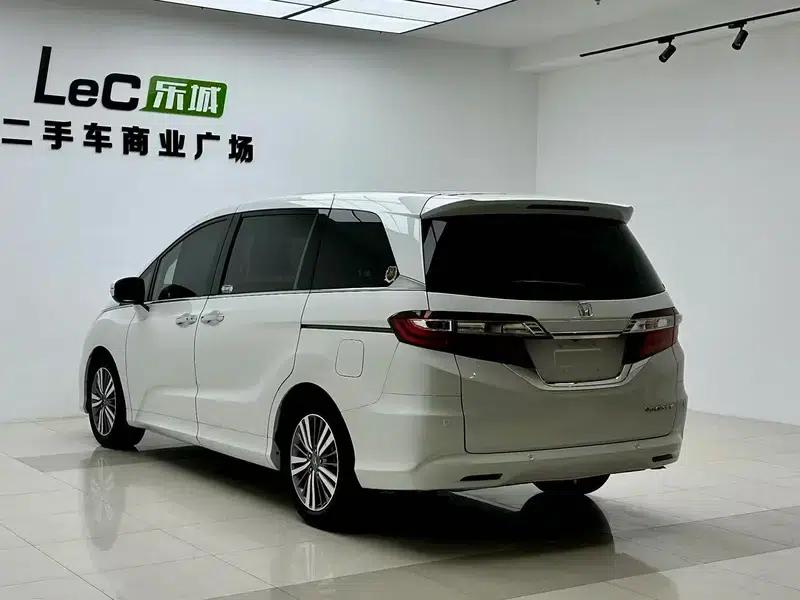 2018 Odyssey 2.4L Luxury Edition — миниатюра 4