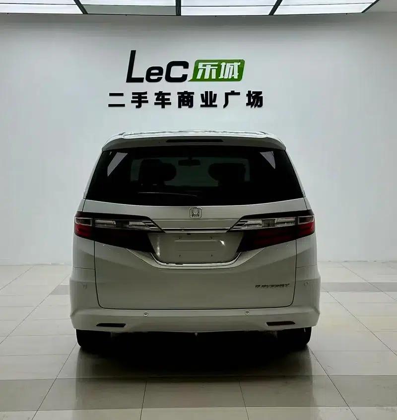 2018 Odyssey 2.4L Luxury Edition — миниатюра 5