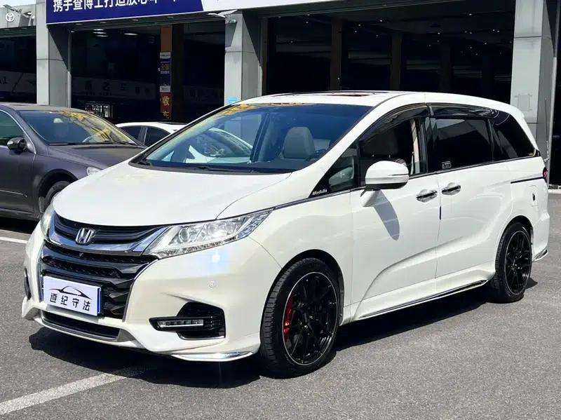 2015 Odyssey Facelift 2.4L Supreme Edition — миниатюра 1