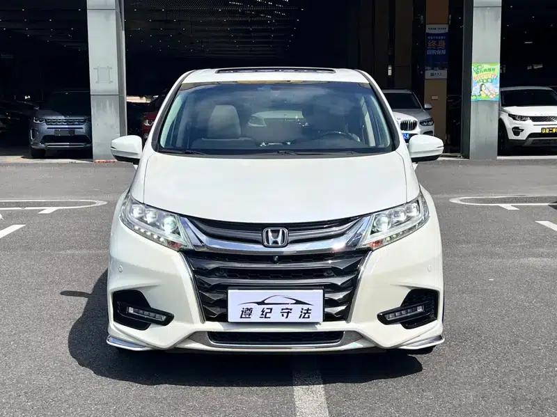 2015 Odyssey Facelift 2.4L Supreme Edition — миниатюра 2