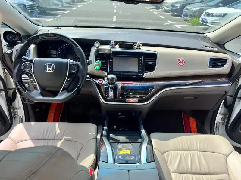 2015 Odyssey Facelift 2.4L Supreme Edition — миниатюра 11