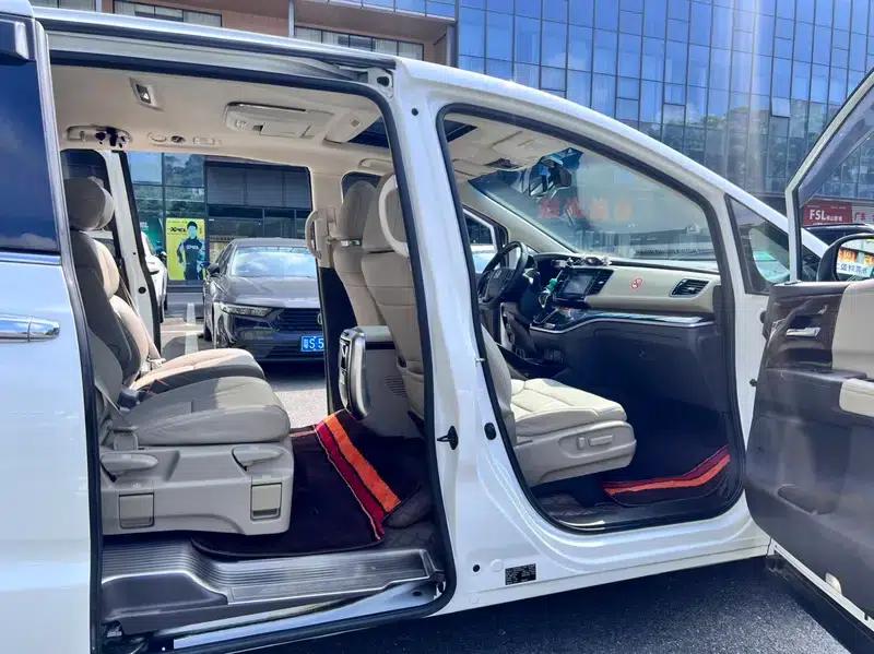 2015 Odyssey Facelift 2.4L Supreme Edition — миниатюра 8