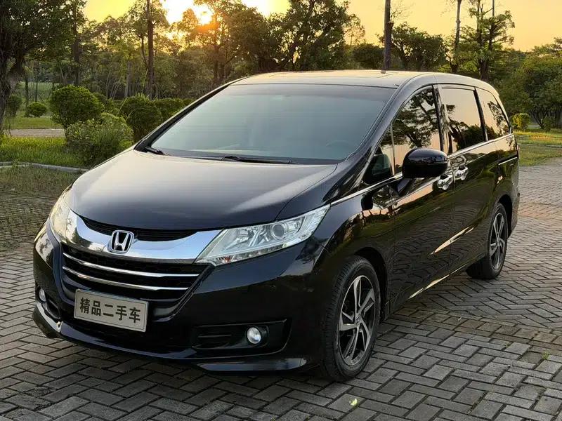 2015 Odyssey 2.4L Luxury Edition — миниатюра 1