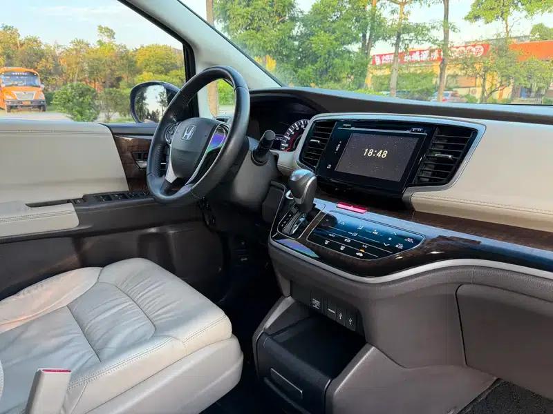 2015 Odyssey 2.4L Luxury Edition — миниатюра 12