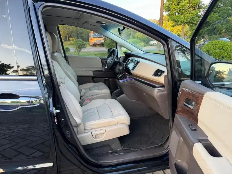 2015 Odyssey 2.4L Luxury Edition — миниатюра 18