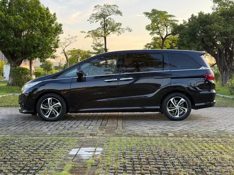 2015 Odyssey 2.4L Luxury Edition — миниатюра 4