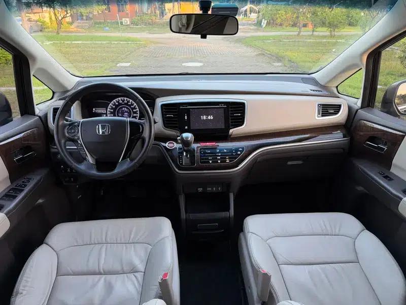 2015 Odyssey 2.4L Luxury Edition — миниатюра 10