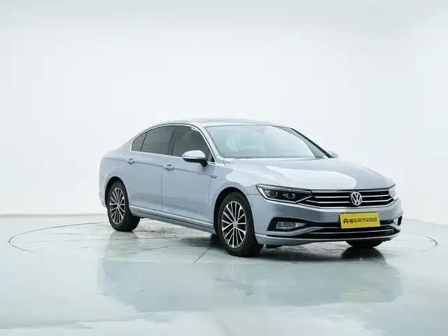 2020 Volkswagen Passat 380TSI DSG Luxury — миниатюра 3
