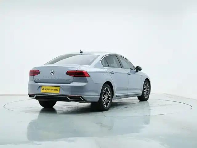 2020 Volkswagen Passat 380TSI DSG Luxury — миниатюра 7