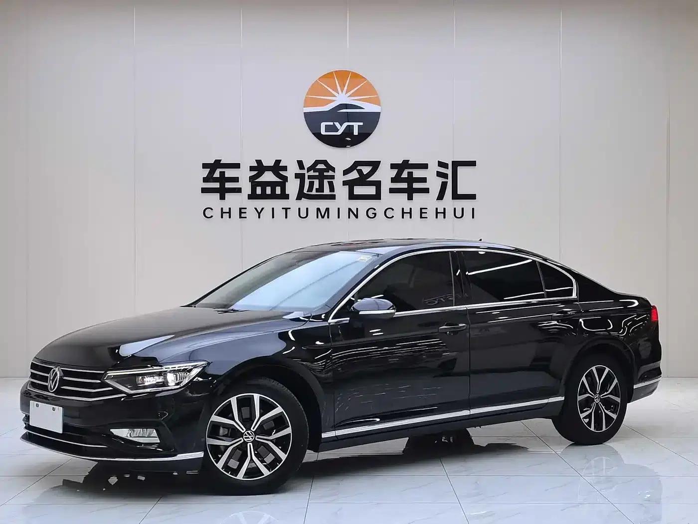 2020 Volkswagen Passat 330TSI DSG Leading Edition — миниатюра 1
