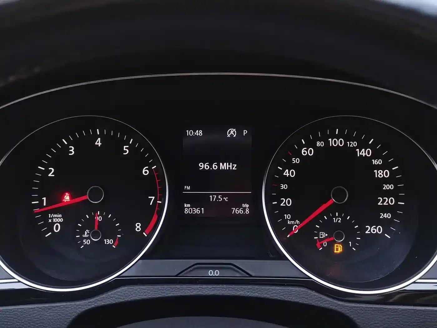 2020 Volkswagen Passat 330TSI DSG Leading Edition — миниатюра 17