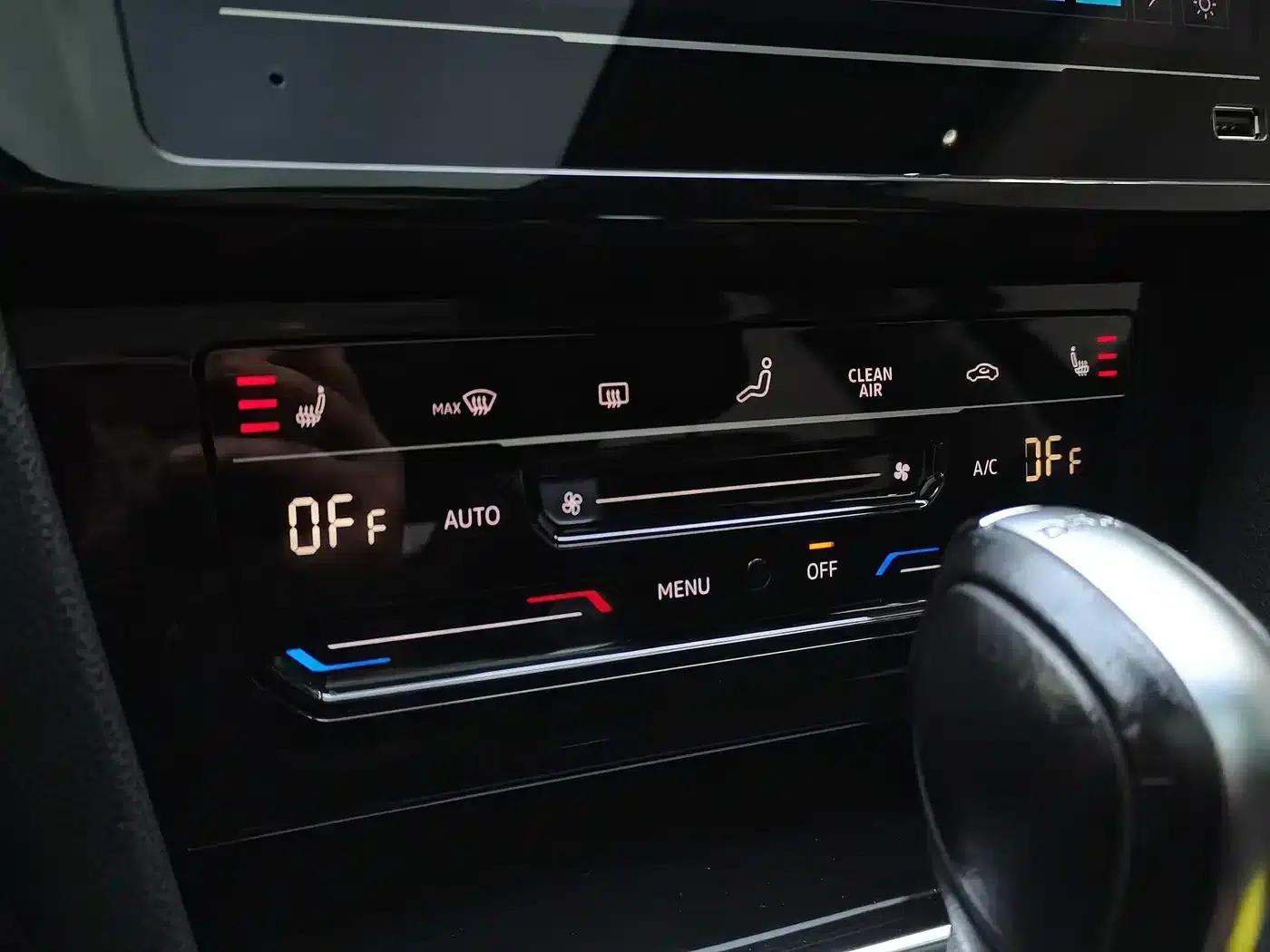 2020 Volkswagen Passat 330TSI DSG Leading Edition — миниатюра 25