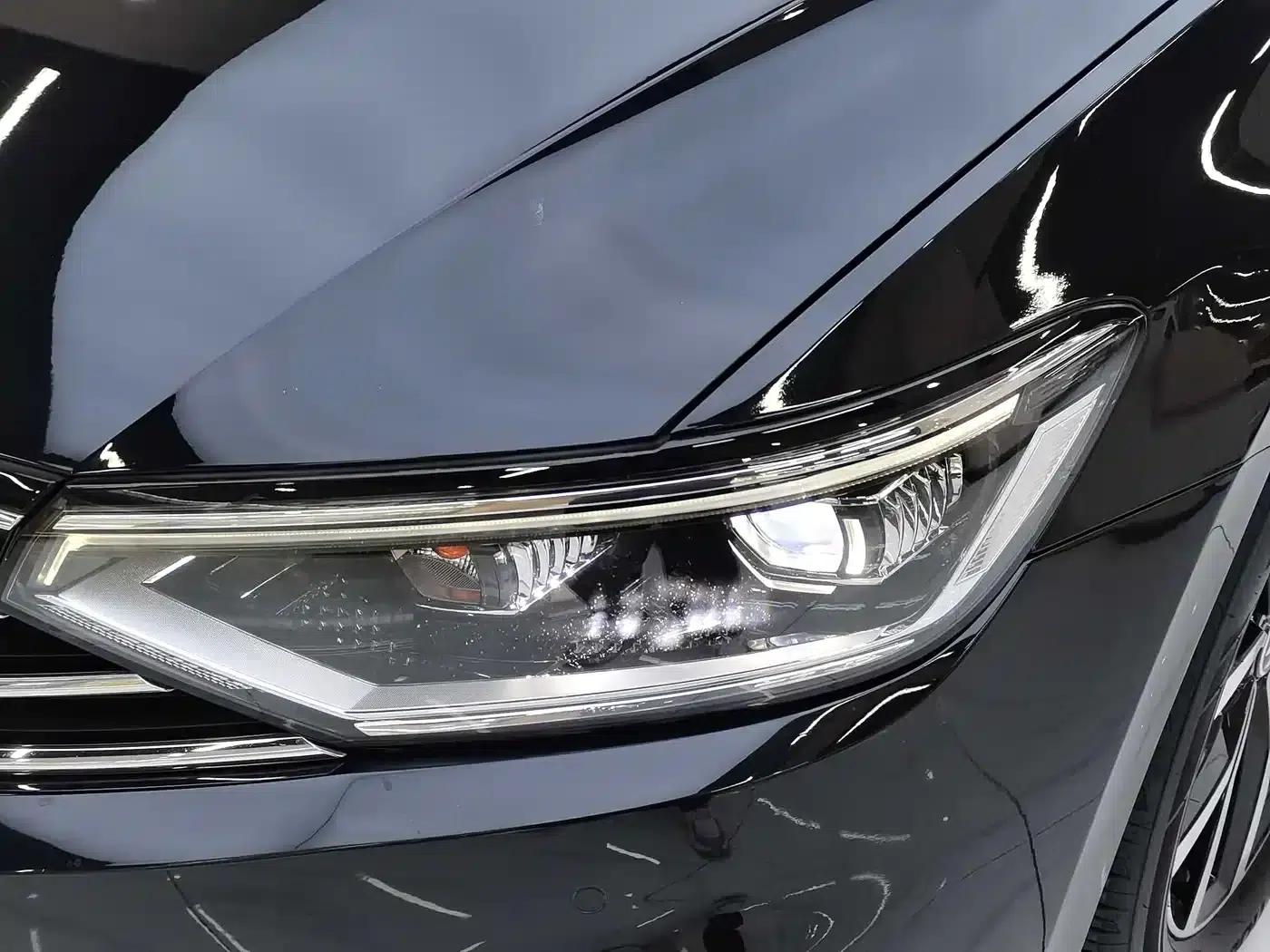 2020 Volkswagen Passat 330TSI DSG Leading Edition — миниатюра 8