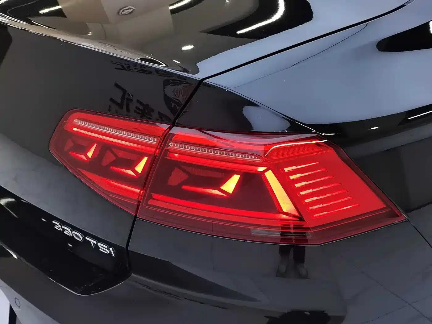 2020 Volkswagen Passat 330TSI DSG Leading Edition — миниатюра 10