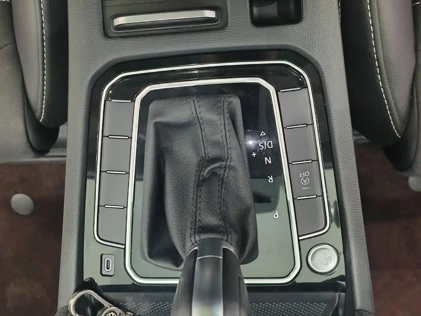 2020 Volkswagen Passat 330TSI DSG Luxury — миниатюра 12