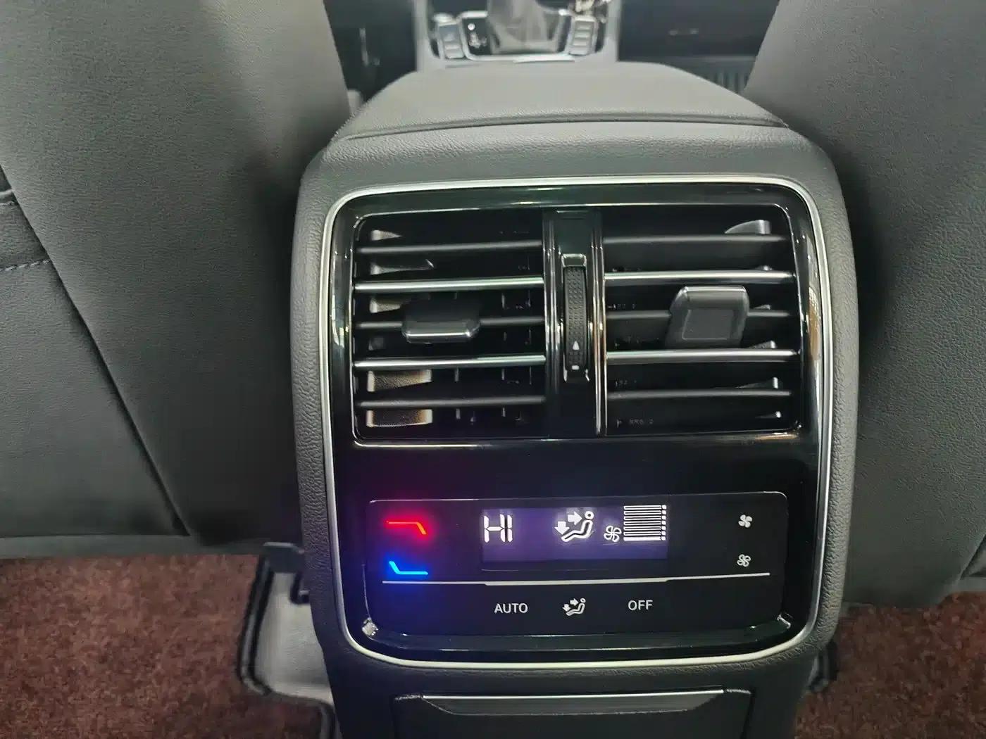 2020 Volkswagen Passat 330TSI DSG Luxury — миниатюра 13