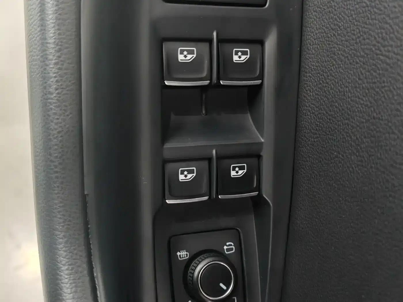 2020 Volkswagen Passat 330TSI DSG Luxury — миниатюра 15