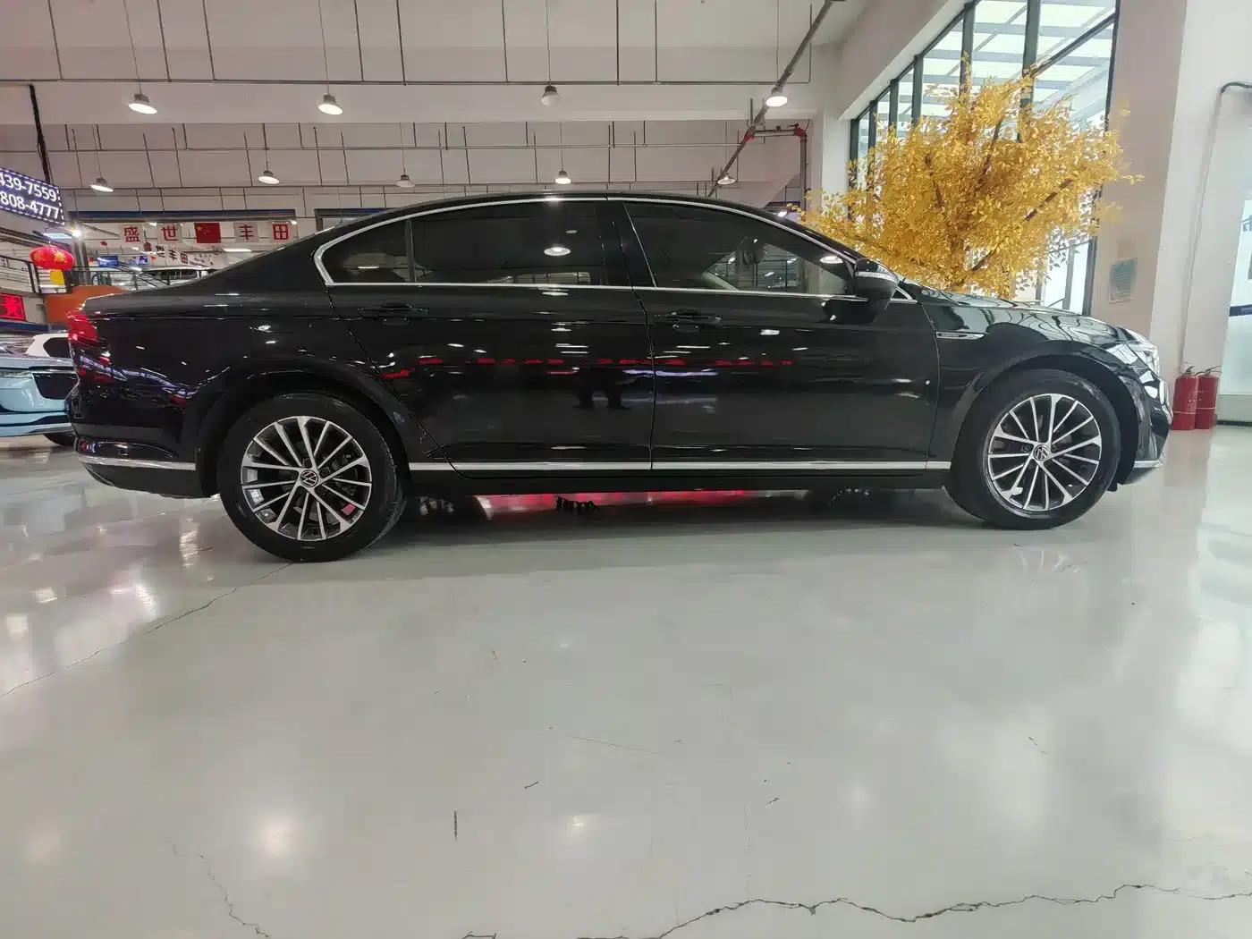 2020 Volkswagen Passat 330TSI DSG Luxury — миниатюра 27