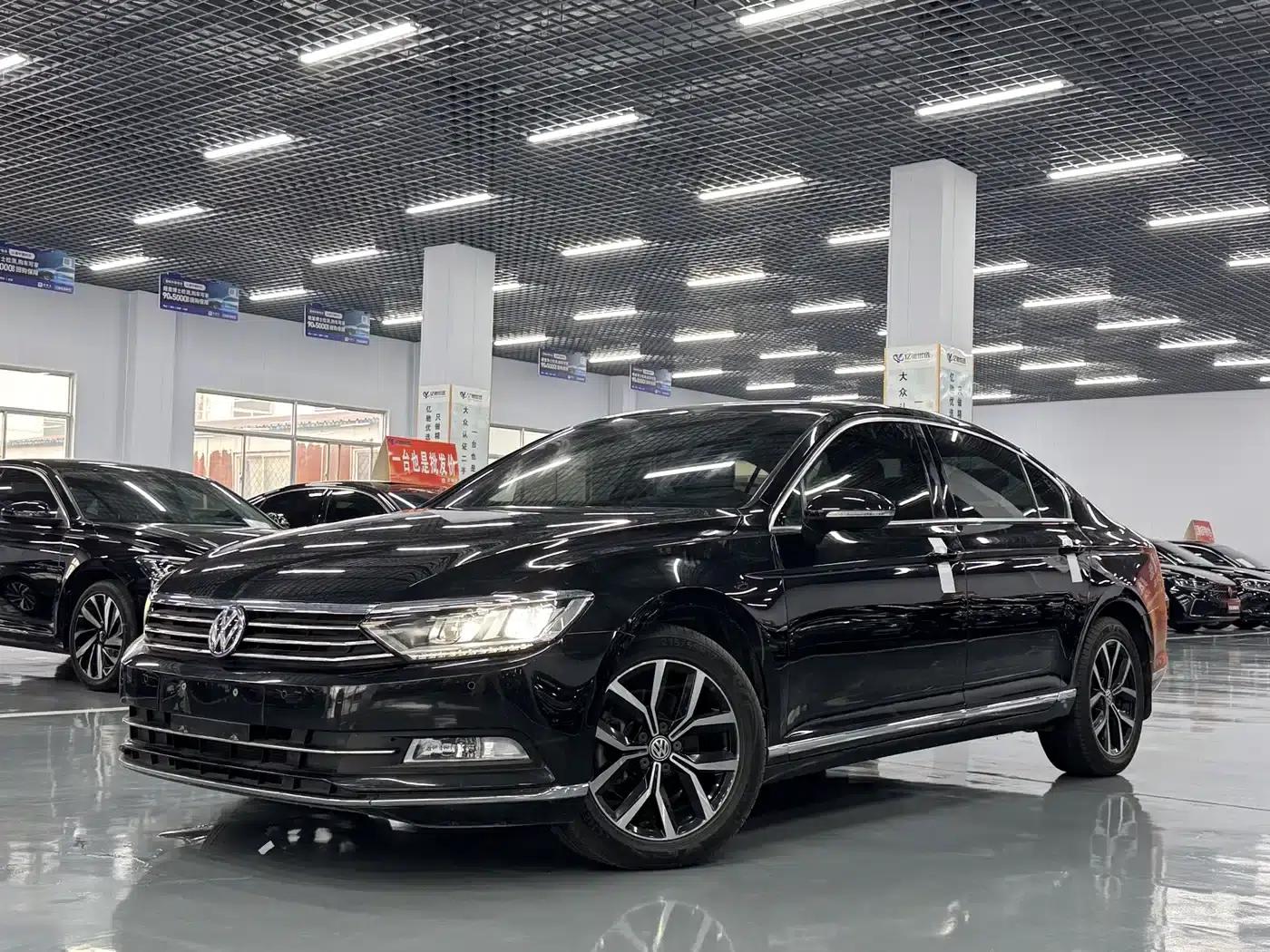 2019 Volkswagen Magotan 330TSI DSG Luxury Edition (China VI Emission Standard) — миниатюра 1
