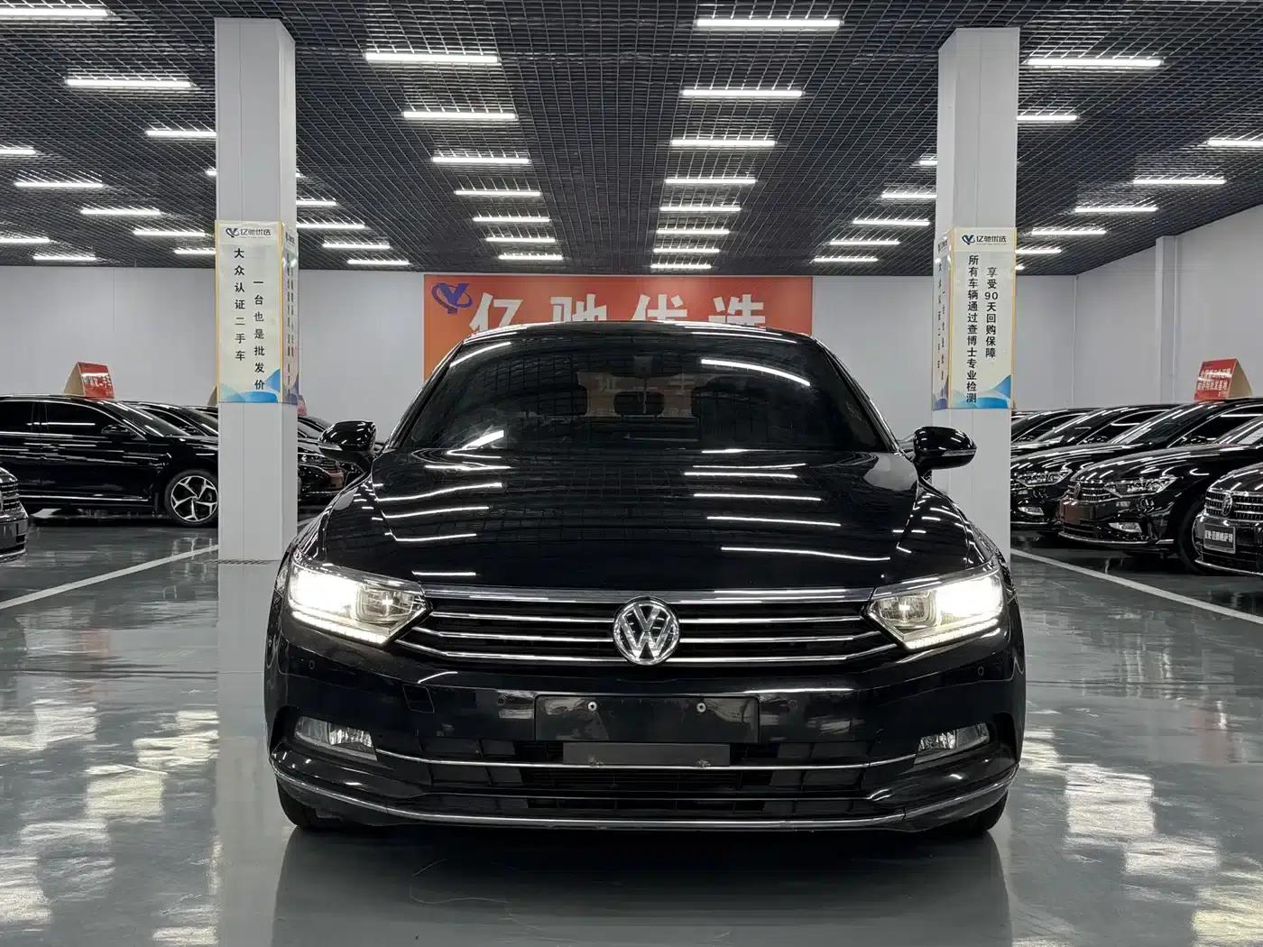 2019 Volkswagen Magotan 330TSI DSG Luxury Edition (China VI Emission Standard) — миниатюра 2