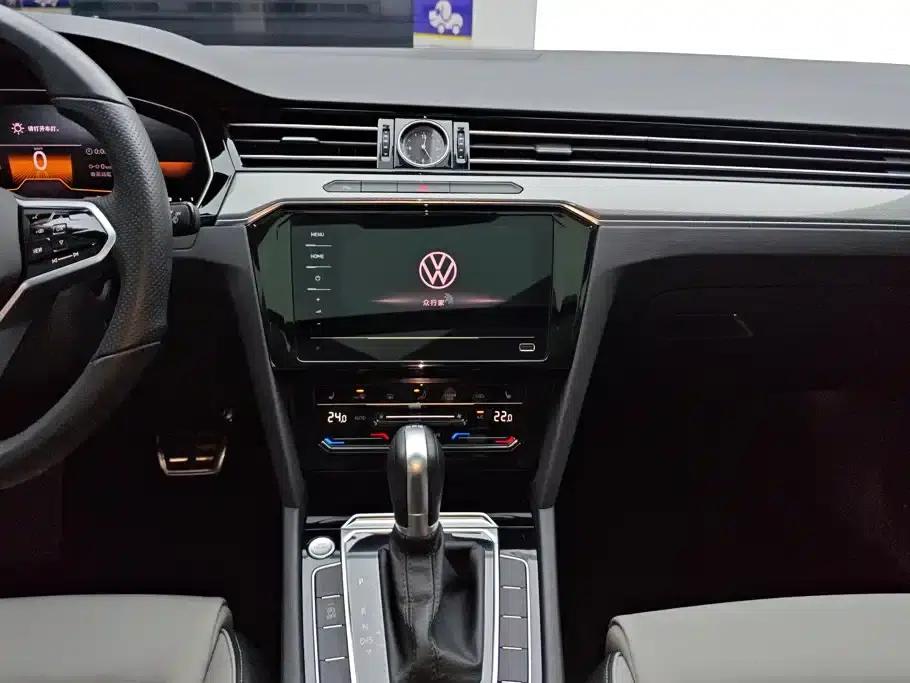 Volkswagen Magotan 2023 2 Millionth Unit Commemorative Edition 330TSI DSG Leading Model — миниатюра 13