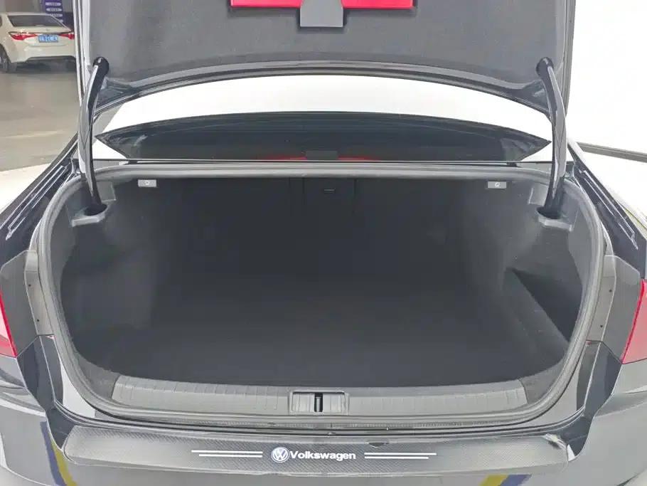Volkswagen Magotan 2023 2 Millionth Unit Commemorative Edition 330TSI DSG Leading Model — миниатюра 4
