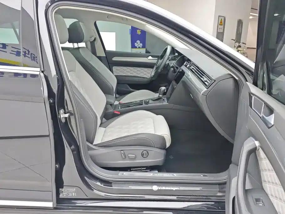 Volkswagen Magotan 2023 2 Millionth Unit Commemorative Edition 330TSI DSG Leading Model — миниатюра 8