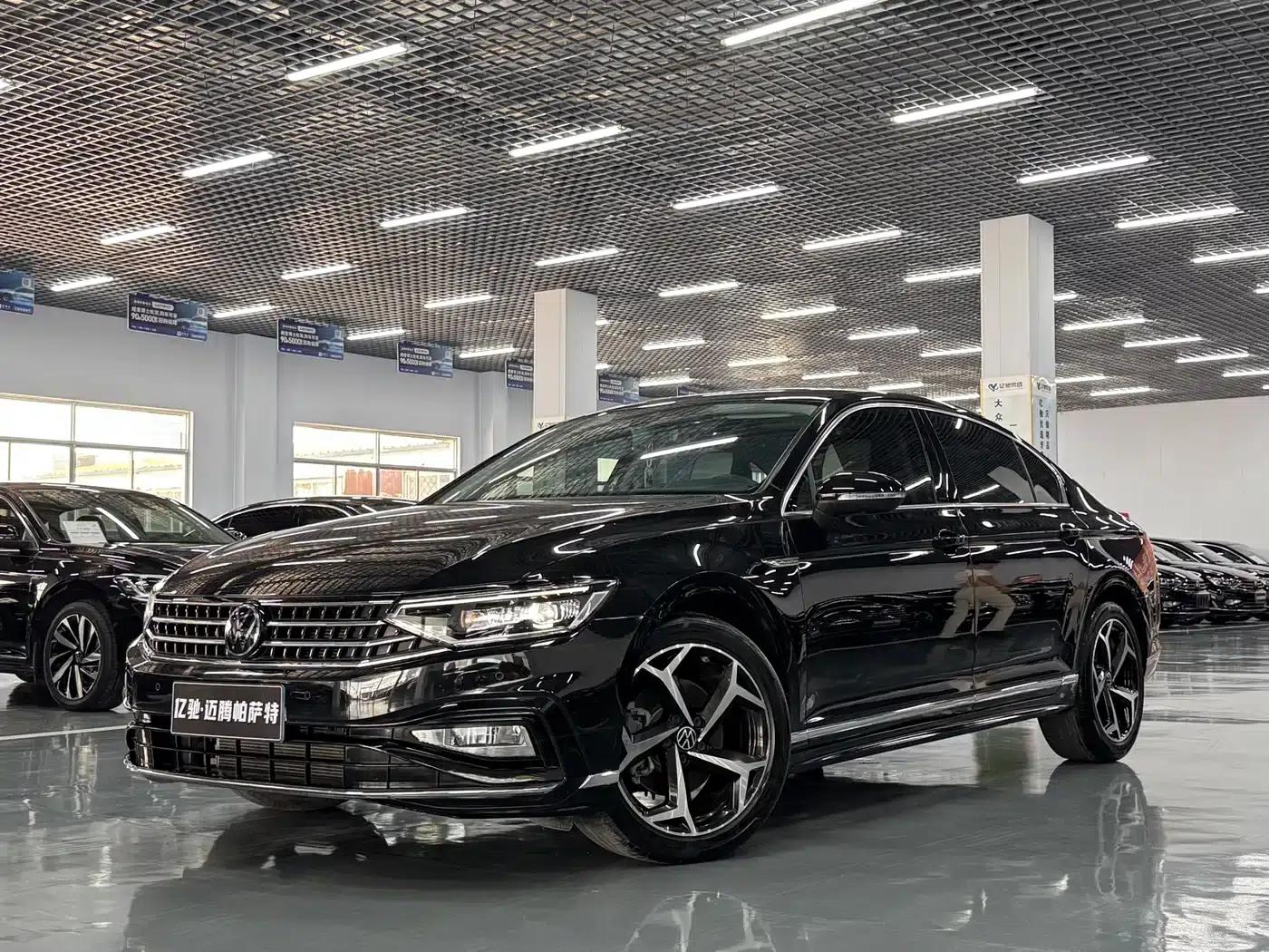 Volkswagen Magotan 2023 2 Millionth Unit Commemorative Edition 330TSI DSG Luxury — миниатюра 1