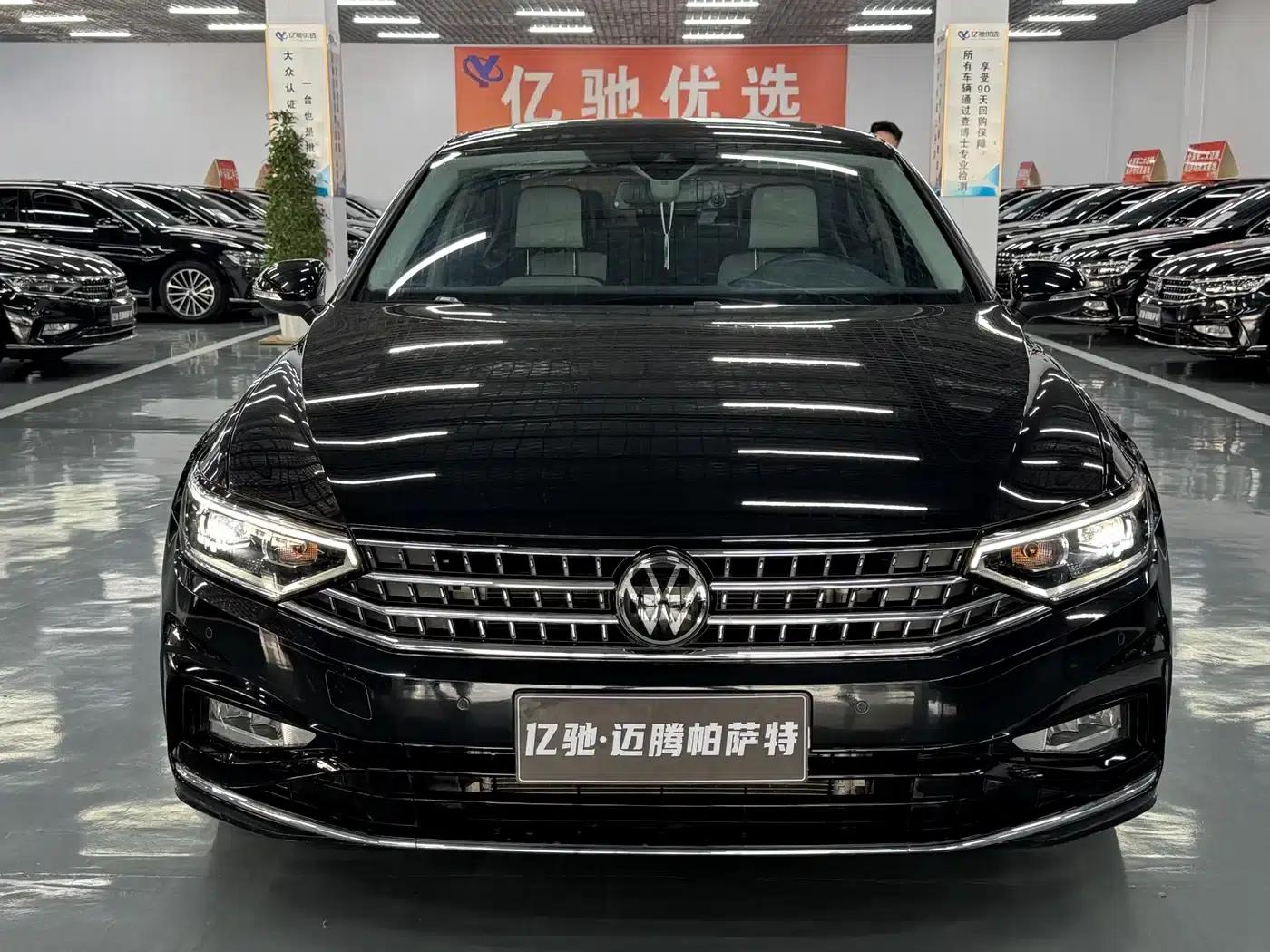 Volkswagen Magotan 2023 2 Millionth Unit Commemorative Edition 330TSI DSG Luxury — миниатюра 2