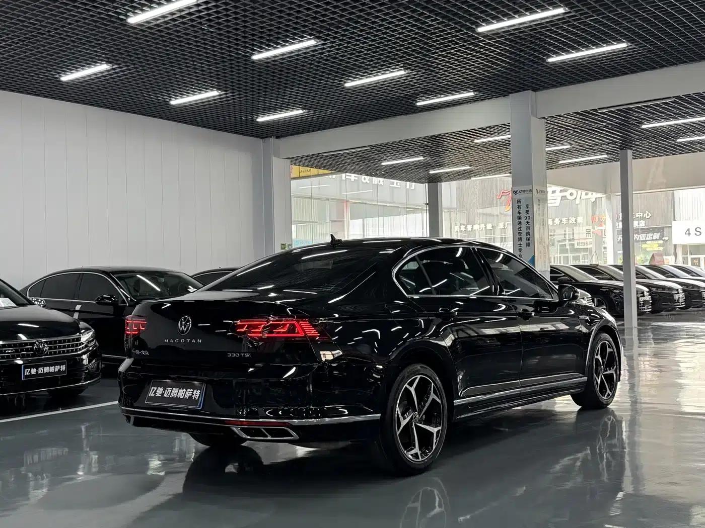 Volkswagen Magotan 2023 2 Millionth Unit Commemorative Edition 330TSI DSG Luxury — миниатюра 9