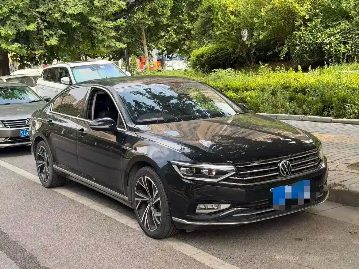 Volkswagen Passat 2021 330TSI DSG 30th Anniversary Edition — миниатюра 3