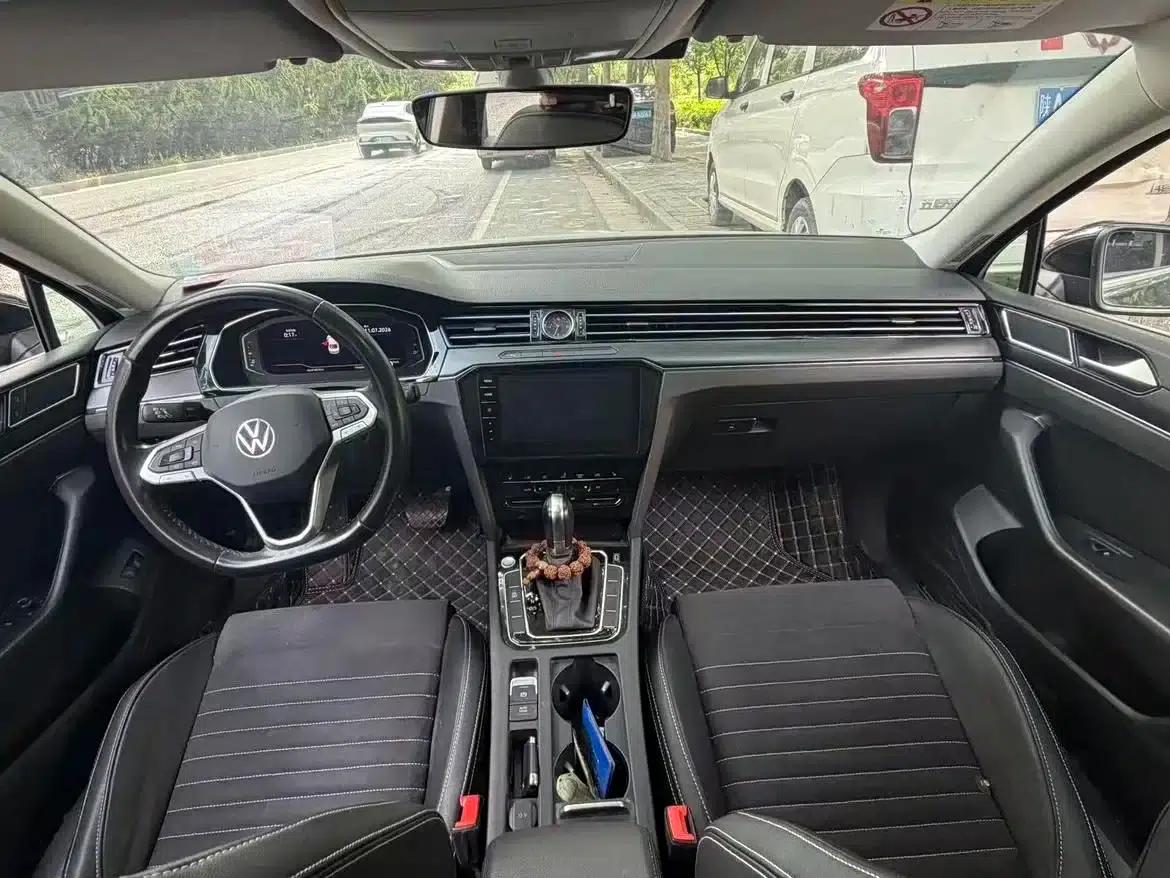 Volkswagen Passat 2021 330TSI DSG 30th Anniversary Edition — миниатюра 5