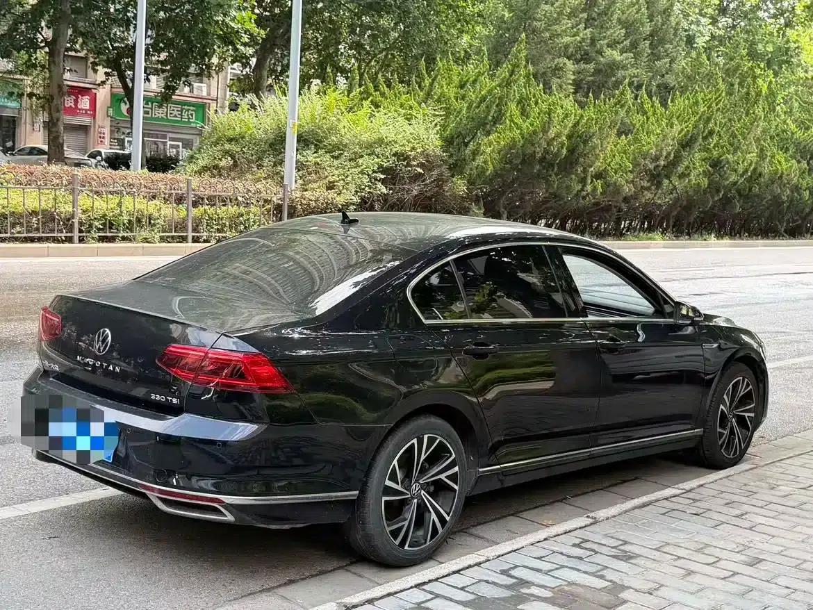 Volkswagen Passat 2021 330TSI DSG 30th Anniversary Edition — миниатюра 7