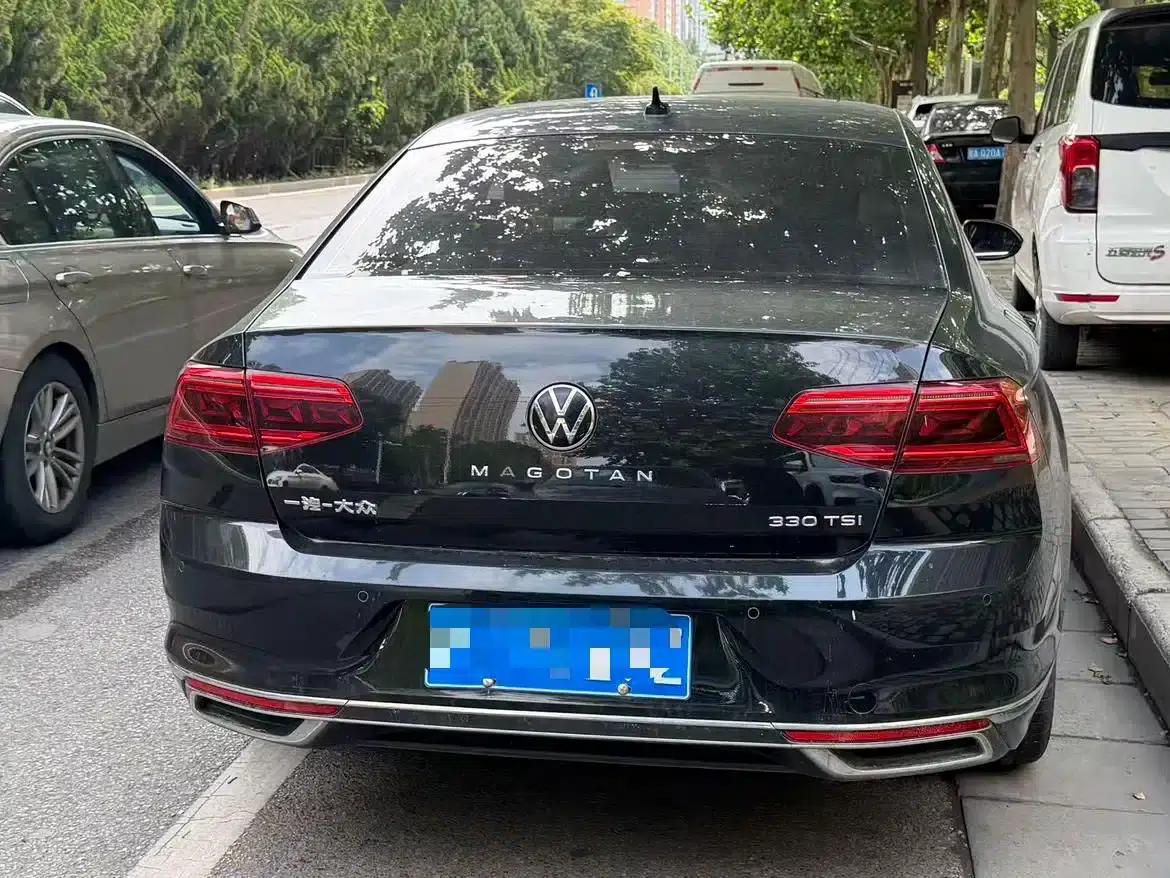 Volkswagen Passat 2021 330TSI DSG 30th Anniversary Edition — миниатюра 8