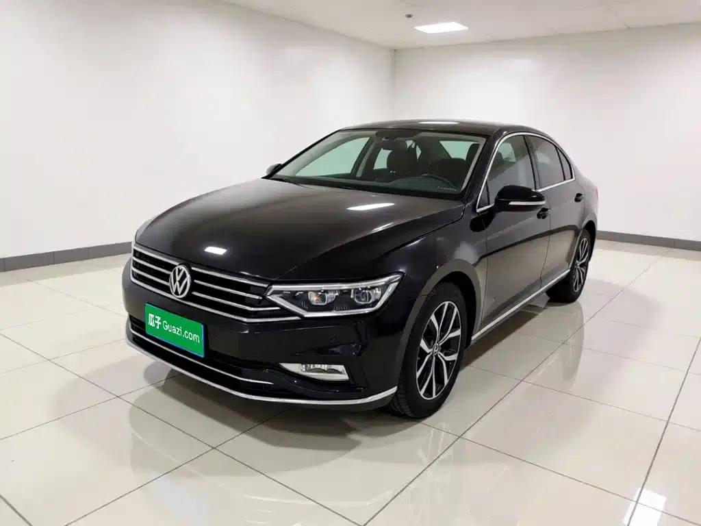 2020 Volkswagen Passat 330TSI DSG Leading Edition — миниатюра 1