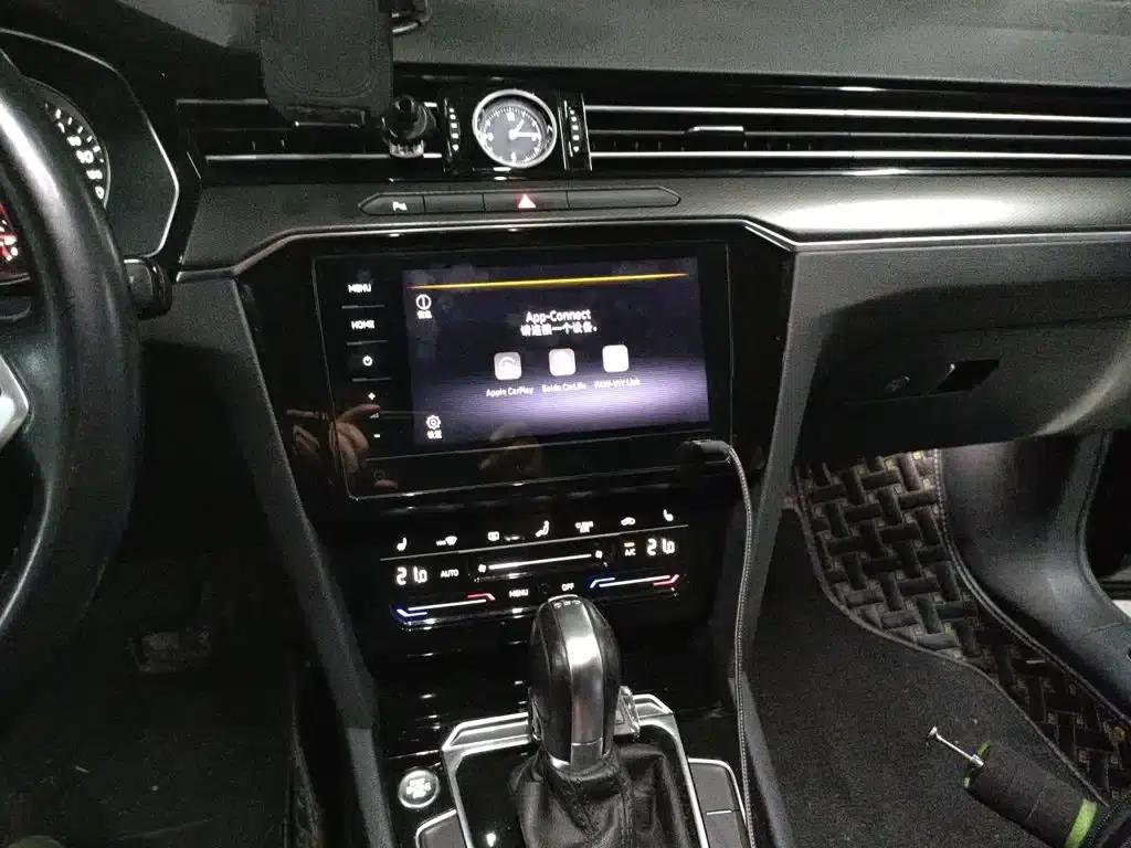 2020 Volkswagen Passat 330TSI DSG Leading Edition — миниатюра 14