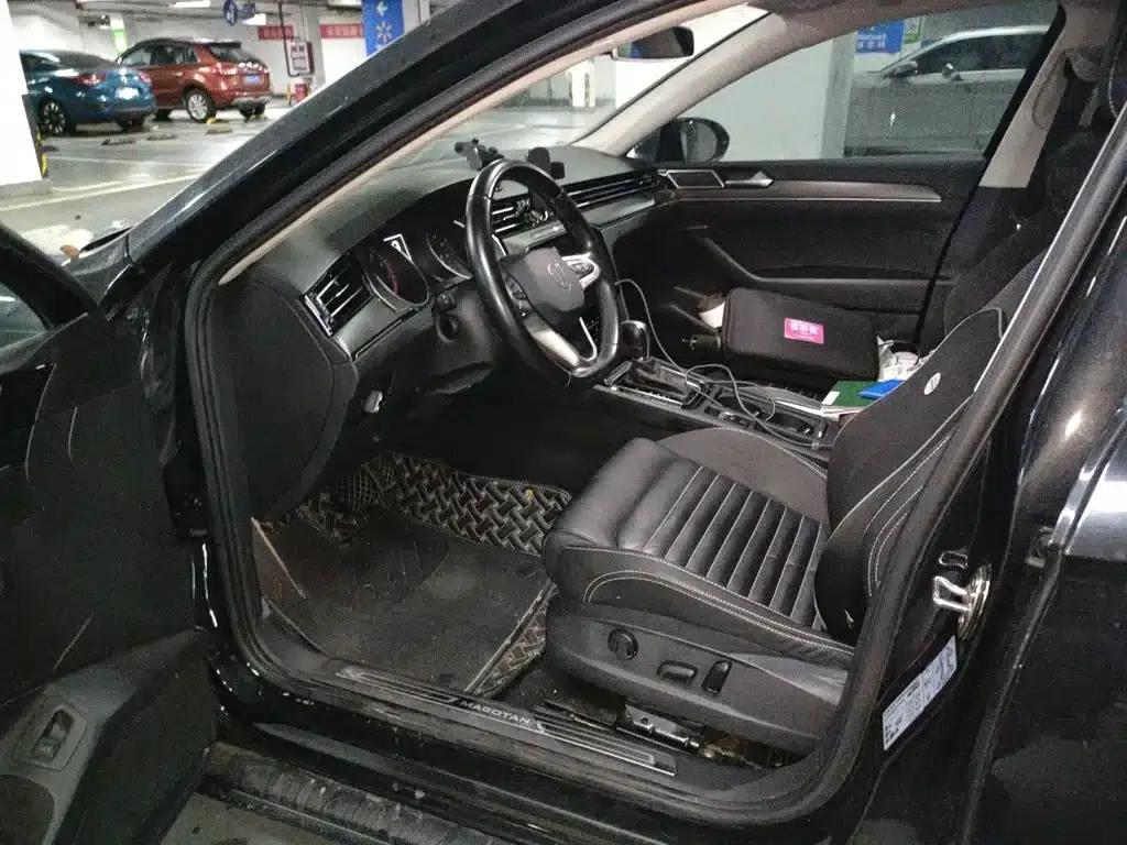 2020 Volkswagen Passat 330TSI DSG Leading Edition — миниатюра 17