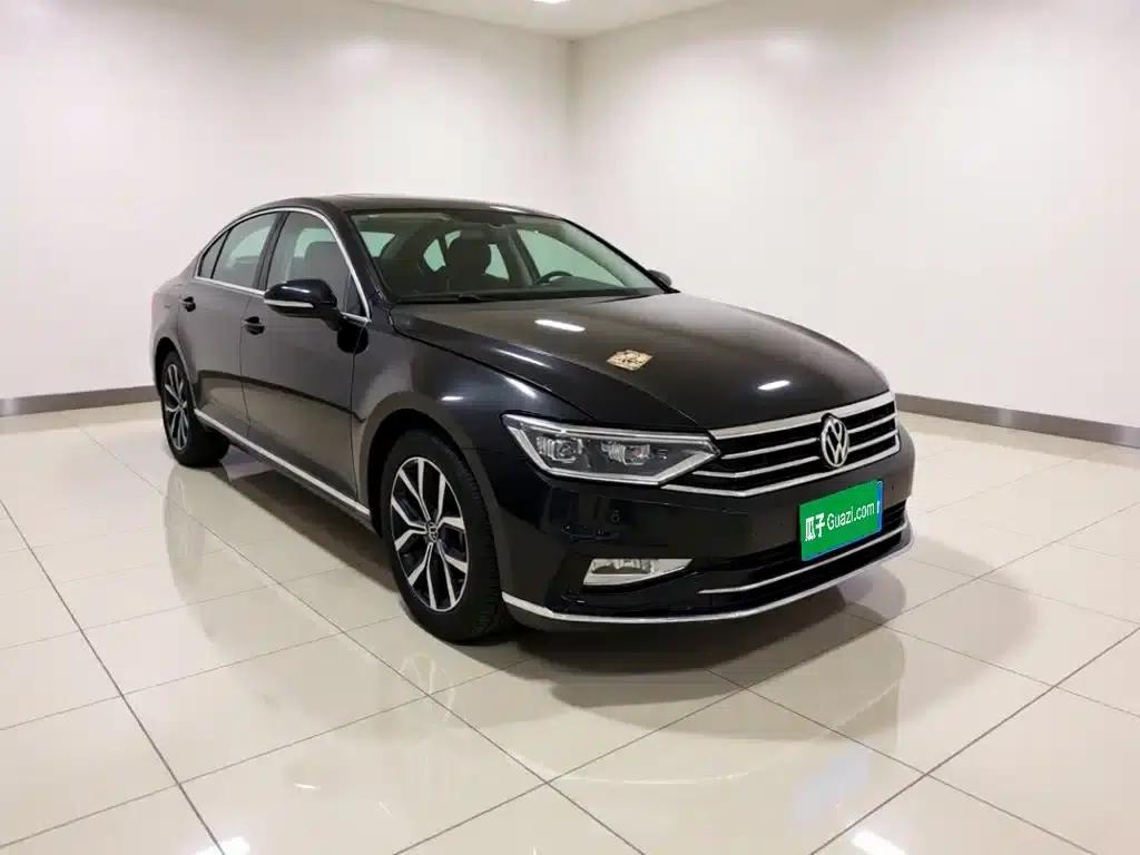 2020 Volkswagen Passat 330TSI DSG Leading Edition — миниатюра 3