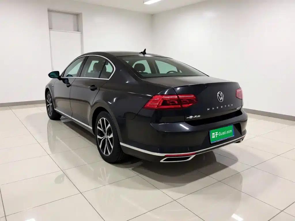 2020 Volkswagen Passat 330TSI DSG Leading Edition — миниатюра 4