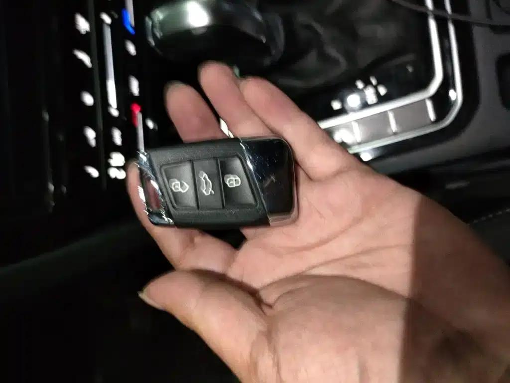 2020 Volkswagen Passat 330TSI DSG Leading Edition — миниатюра 9