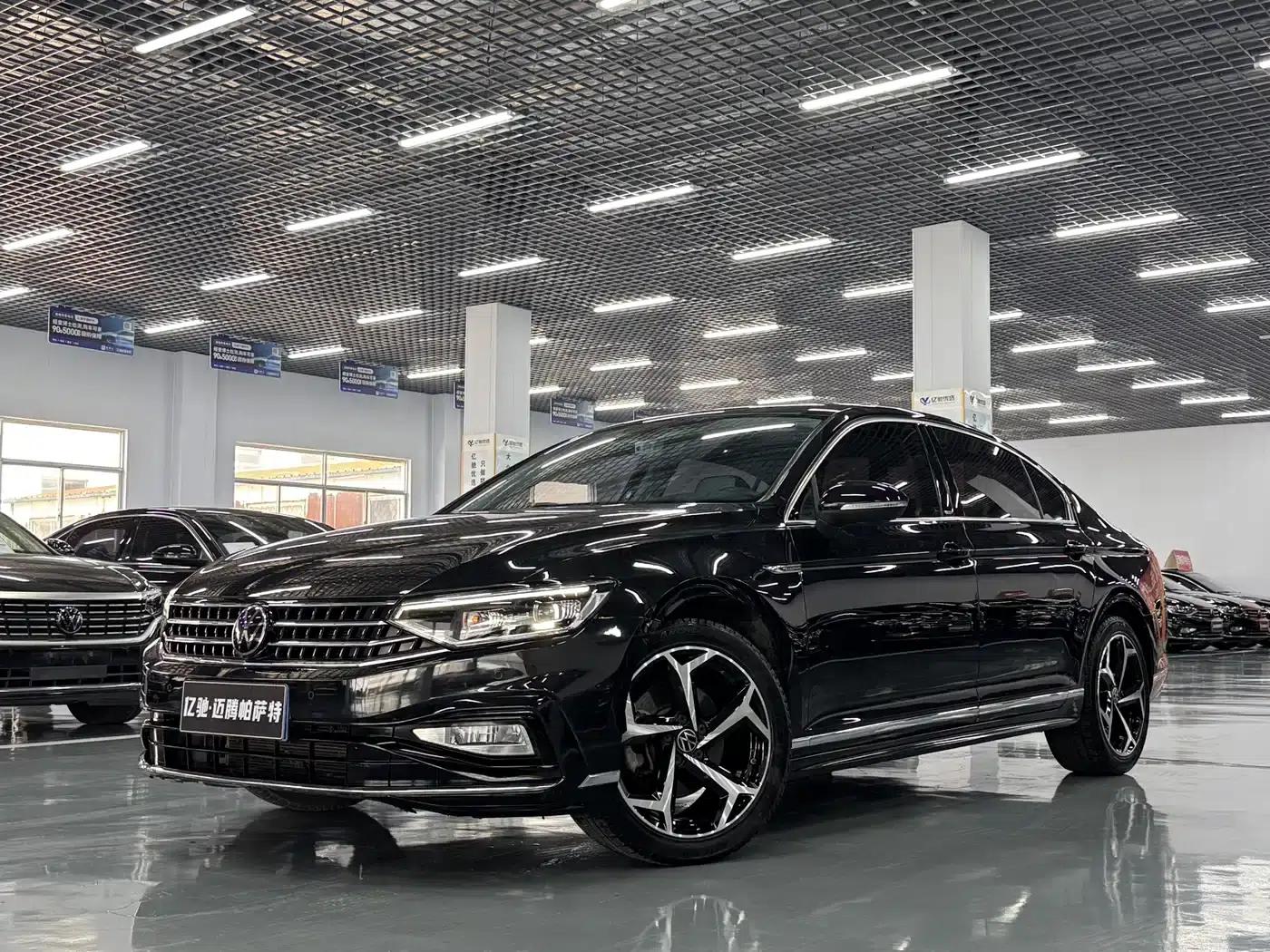 Volkswagen Magotan 2023 2 Millionth Unit Commemorative Edition 330TSI DSG Luxury — миниатюра 1
