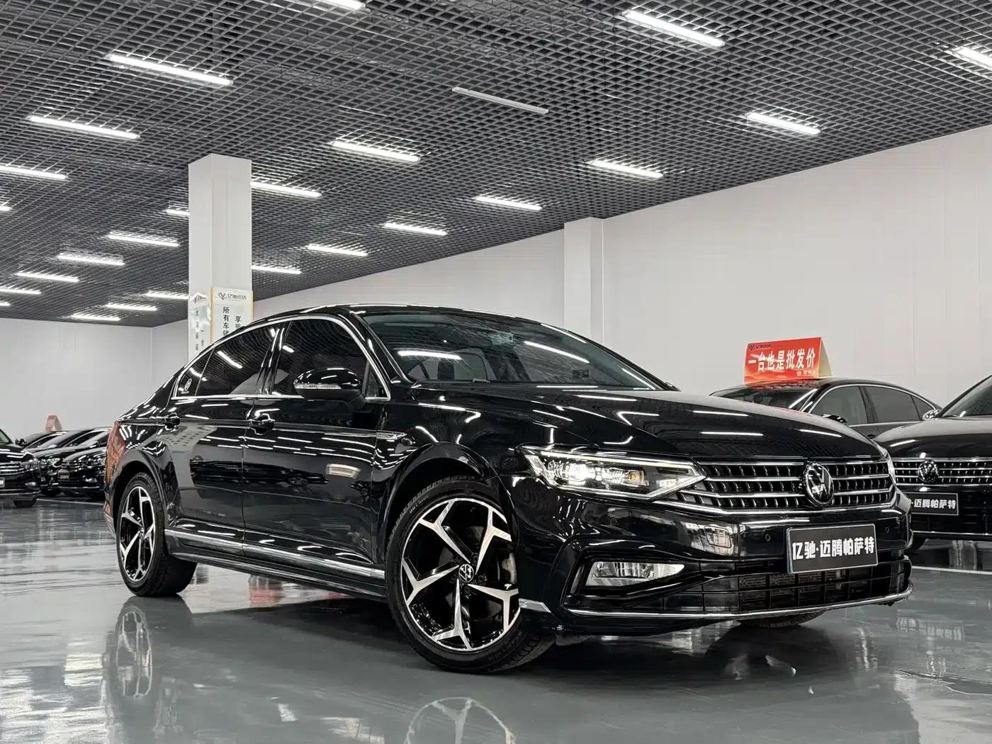 Volkswagen Magotan 2023 2 Millionth Unit Commemorative Edition 330TSI DSG Luxury — миниатюра 3